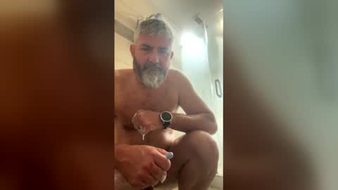 Snapshot of curiouscouple_hubby chatting on 02-15-26, 01:20 hubby online show from 02-15-26, 01:20