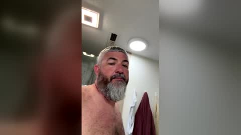 Snapshot of curiouscouple_hubby chatting on 03-11-26, 09:32 hubby online show from 03-11-26, 09:32