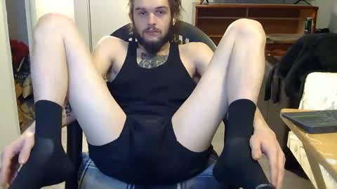 Snapshot of curiouss25 chatting on 11-14-25, 05:06 curiouss25 online show from 11-14-25, 05:06