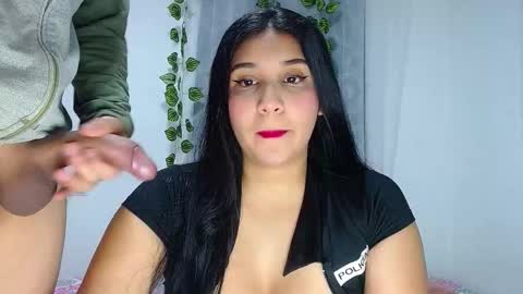 Snapshot of curiuscouplehot chatting on 10-01-25, 09:26 Pablo and emma online show from 10-01-25, 09:26