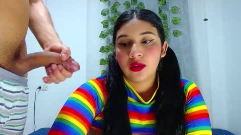 Snapshot of curiuscouplehot chatting on 11-16-25, 10:21 Pablo and emma online show from 11-16-25, 10:21