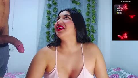 Snapshot of curiuscouplehot chatting on 12-15-25, 10:19 Pablo and emma online show from 12-15-25, 10:19