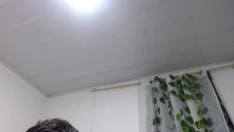 Snapshot of curiuscouplehot chatting on 12-22-25, 10:34 Pablo and emma online show from 12-22-25, 10:34