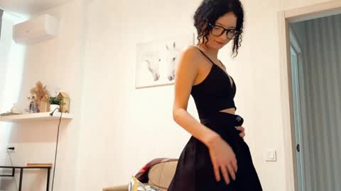 Kira online show from 04-22-26, 12:39