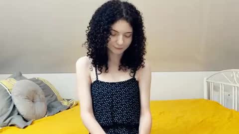 Kira online show from 07-04-26, 11:44