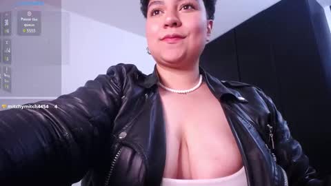 Bruna  online show from 12-12-24, 04:59