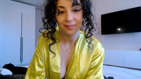 curly_jade_ online show from 04-10-26, 01:16