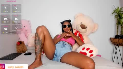 Snapshot of curly_sweett chatting on 03-13-26, 01:29 Curly - OF- CURLY SWEETT online show from 03-13-26, 01:29