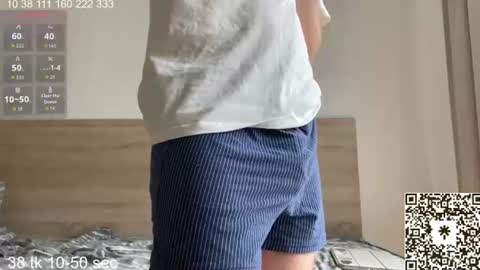 Snapshot of curlyboyy_ chatting on 06-10-26, 12:15 Mike pvt is open online show from 06-10-26, 12:15