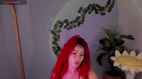 Snapshot of curlyy915e chatting on 12-14-25, 11:53 Curly915e online show from 12-14-25, 11:53