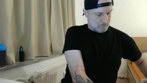 Snapshot of curman85 chatting on 01-22-25, 11:53 Curman85 online show from 01-22-25, 11:53