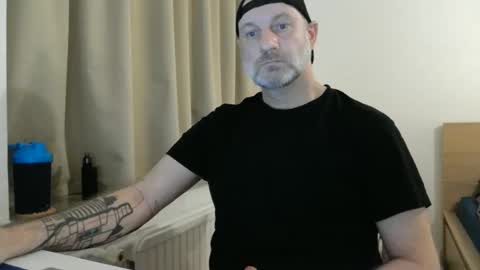 Snapshot of curman85 chatting on 02-21-25, 12:05 Curman85 online show from 02-21-25, 12:05