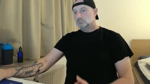 Snapshot of curman85 chatting on 10-03-25, 10:40 Curman85 online show from 10-03-25, 10:40