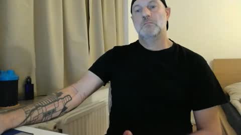 Snapshot of curman85 chatting on 01-08-26, 11:51 Curman85 online show from 01-08-26, 11:51