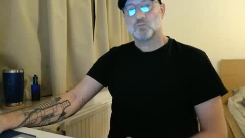 Snapshot of curman85 chatting on 02-07-26, 12:03 Curman85 online show from 02-07-26, 12:03