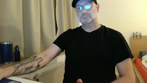 Snapshot of curman85 chatting on 02-13-26, 11:23 Curman85 online show from 02-13-26, 11:23