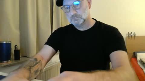 Snapshot of curman85 chatting on 02-23-26, 11:24 Curman85 online show from 02-23-26, 11:24