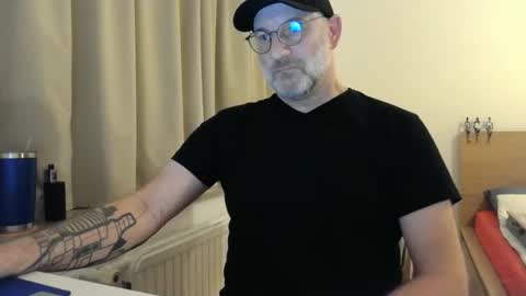 Snapshot of curman85 chatting on 02-24-26, 10:52 Curman85 online show from 02-24-26, 10:52