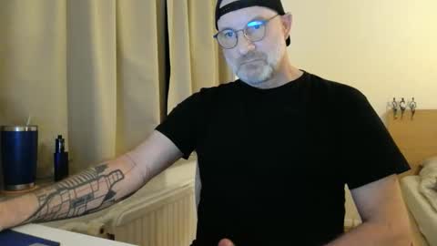 Snapshot of curman85 chatting on 03-03-26, 11:21 Curman85 online show from 03-03-26, 11:21