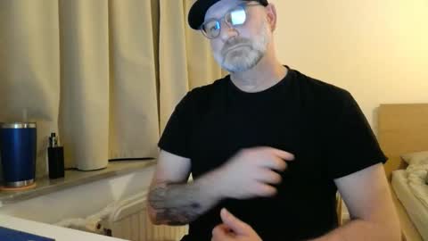 Snapshot of curman85 chatting on 03-18-26, 11:41 Curman85 online show from 03-18-26, 11:41