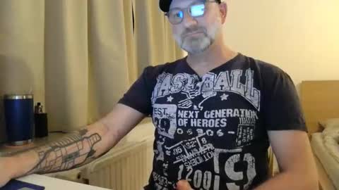 Snapshot of curman85 chatting on 03-19-26, 11:20 Curman85 online show from 03-19-26, 11:20