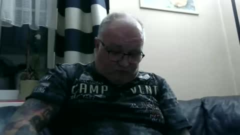 Snapshot of curtus14 chatting on 12-14-25, 09:30 curtus14 online show from 12-14-25, 09:30