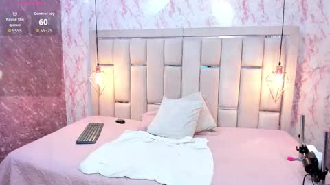 Alyanna  online show from 09-12-25, 11:43