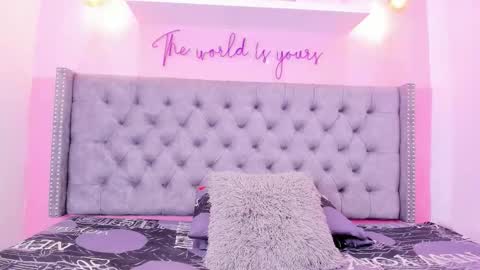 curvy_bigass18 online show from 02-04-26, 10:36