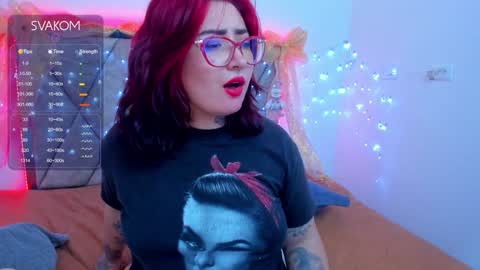 Snapshot of curvybaddie chatting on 12-19-24, 01:18 A online show from 12-19-24, 01:18