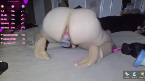 Snapshot of curvygothfemboy chatting on 12-05-24, 04:31 Curvygothfemboy online show from 12-05-24, 04:31