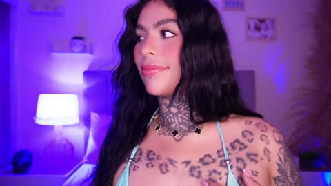 Snapshot of curvyliciouss chatting on 01-12-25, 08:14 Samantha online show from 01-12-25, 08:14