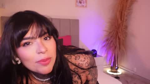 Snapshot of curvyliciouss chatting on 09-12-25, 04:29 Samantha online show from 09-12-25, 04:29