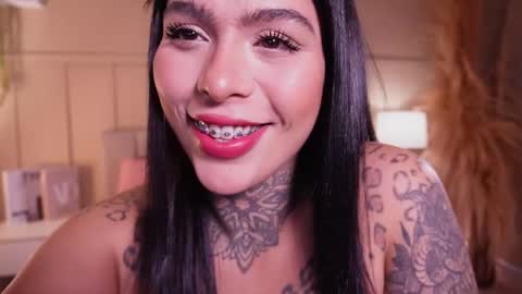 Snapshot of curvyliciouss chatting on 04-26-26, 08:17 Samantha online show from 04-26-26, 08:17