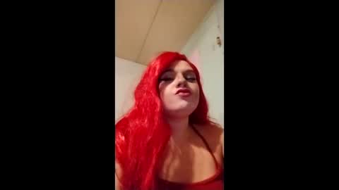 Snapshot of curvylucifinaxxx chatting on 12-18-25, 01:22 Lucifina ganja kittens online show from 12-18-25, 01:22