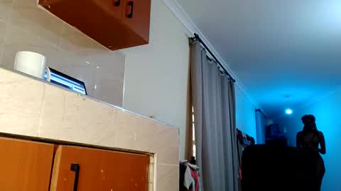 Snapshot of curvyzozo chatting on 02-25-26, 01:43 Zozo online show from 02-25-26, 01:43