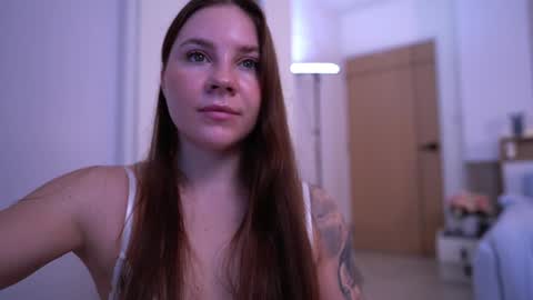 Foxy online show from 10-23-25, 12:21