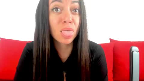 Snapshot of cute_angel95 chatting on 06-14-26, 06:37 cute_angel95 online show from 06-14-26, 06:37