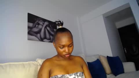 Snapshot of cute_ass18 chatting on 01-08-25, 06:09 Liya online show from 01-08-25, 06:09