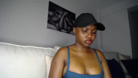 Snapshot of cute_ass18 chatting on 01-09-25, 02:01 Liya online show from 01-09-25, 02:01