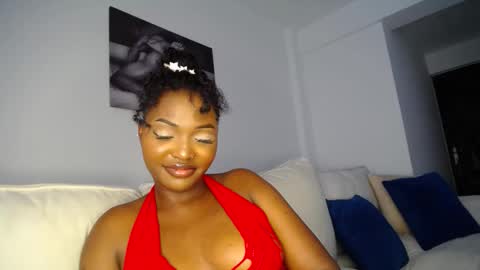 Snapshot of cute_ass18 chatting on 01-11-25, 12:40 Liya online show from 01-11-25, 12:40