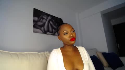 Snapshot of cute_ass18 chatting on 01-15-25, 06:22 Liya online show from 01-15-25, 06:22