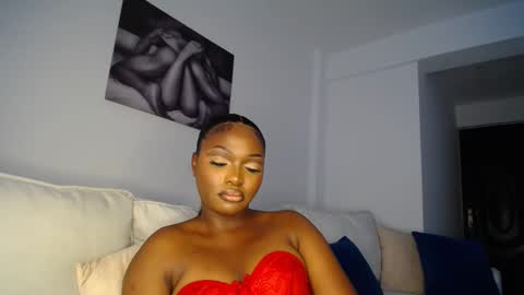 Snapshot of cute_ass18 chatting on 02-10-25, 02:16 Liya online show from 02-10-25, 02:16