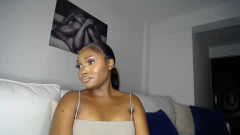 Snapshot of cute_ass18 chatting on 02-10-25, 06:03 Liya online show from 02-10-25, 06:03