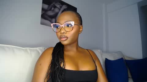 Snapshot of cute_ass18 chatting on 02-18-25, 09:54 Liya online show from 02-18-25, 09:54