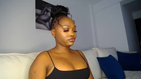 Snapshot of cute_ass18 chatting on 03-02-25, 01:27 Liya online show from 03-02-25, 01:27