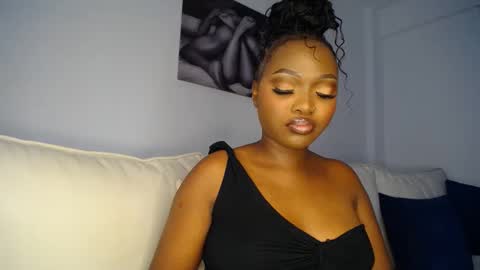 Snapshot of cute_ass18 chatting on 03-06-25, 09:25 Liya online show from 03-06-25, 09:25