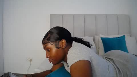 Snapshot of cute_ass18 chatting on 09-16-25, 12:39 Liya online show from 09-16-25, 12:39