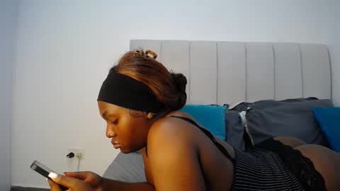 Snapshot of cute_ass18 chatting on 09-29-25, 09:47 Liya online show from 09-29-25, 09:47