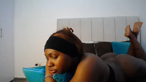 Snapshot of cute_ass18 chatting on 10-16-25, 10:05 Liya online show from 10-16-25, 10:05