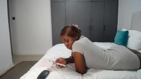 Liya online show from 03-25-26, 05:30